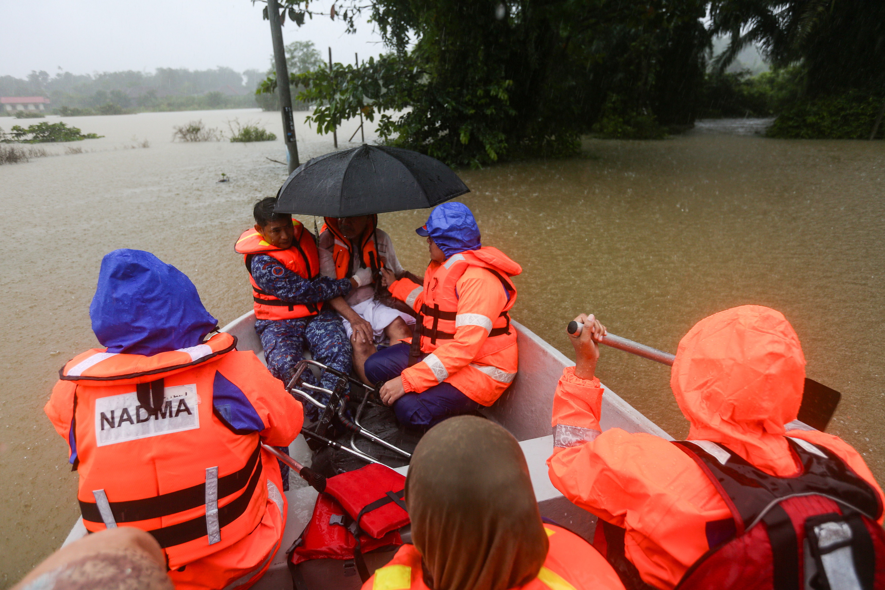 எல்லா மாநிலங்களிலும் வெள்ளம் வந்தாலும்  போம்பா (தீயணைப்பு மற்றும் மீட்புத் துறை)   தயார் நிலையில் உள்ளது