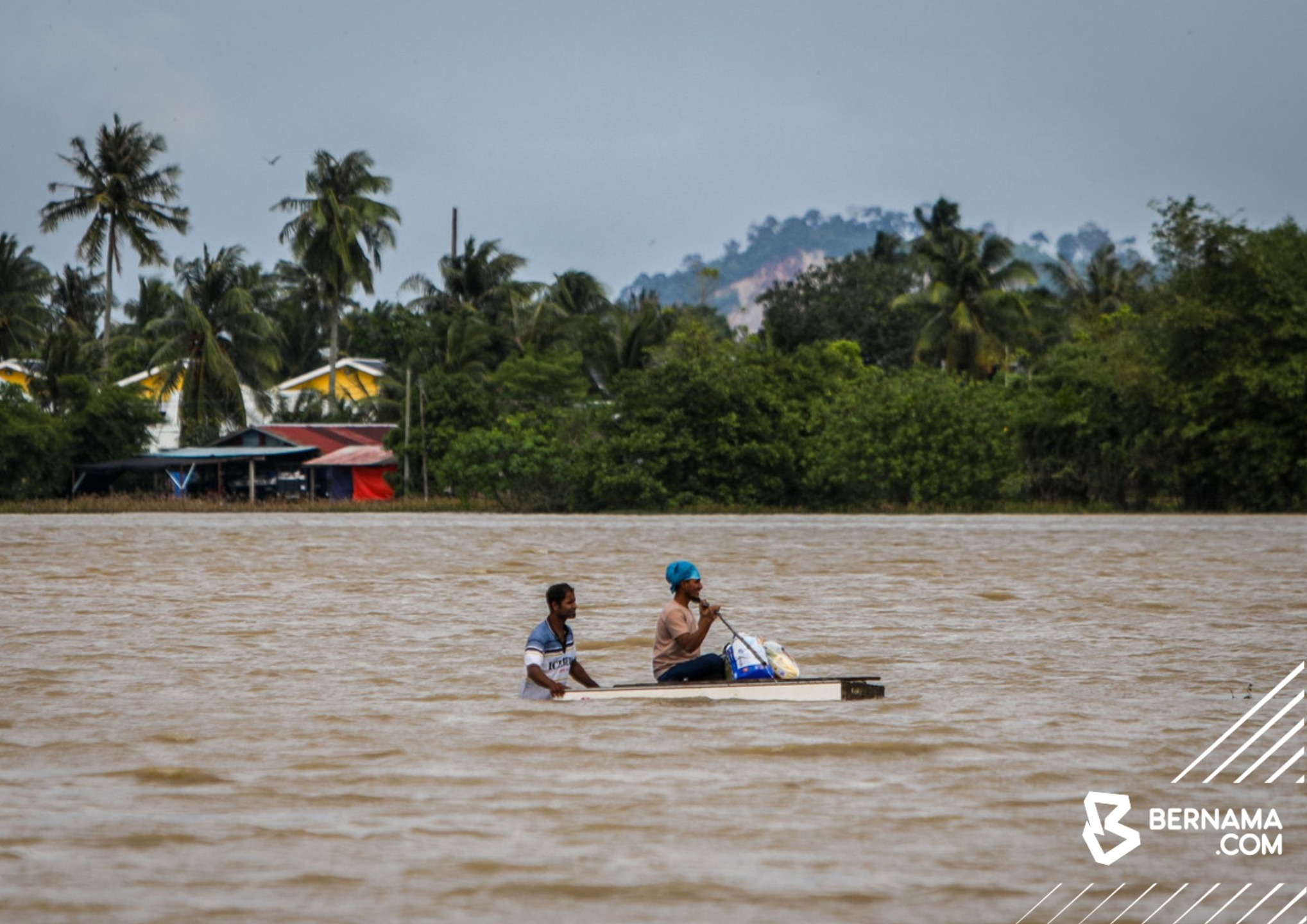 全国水灾灾民增至逾2万人  雪州占2964人·3道路关闭