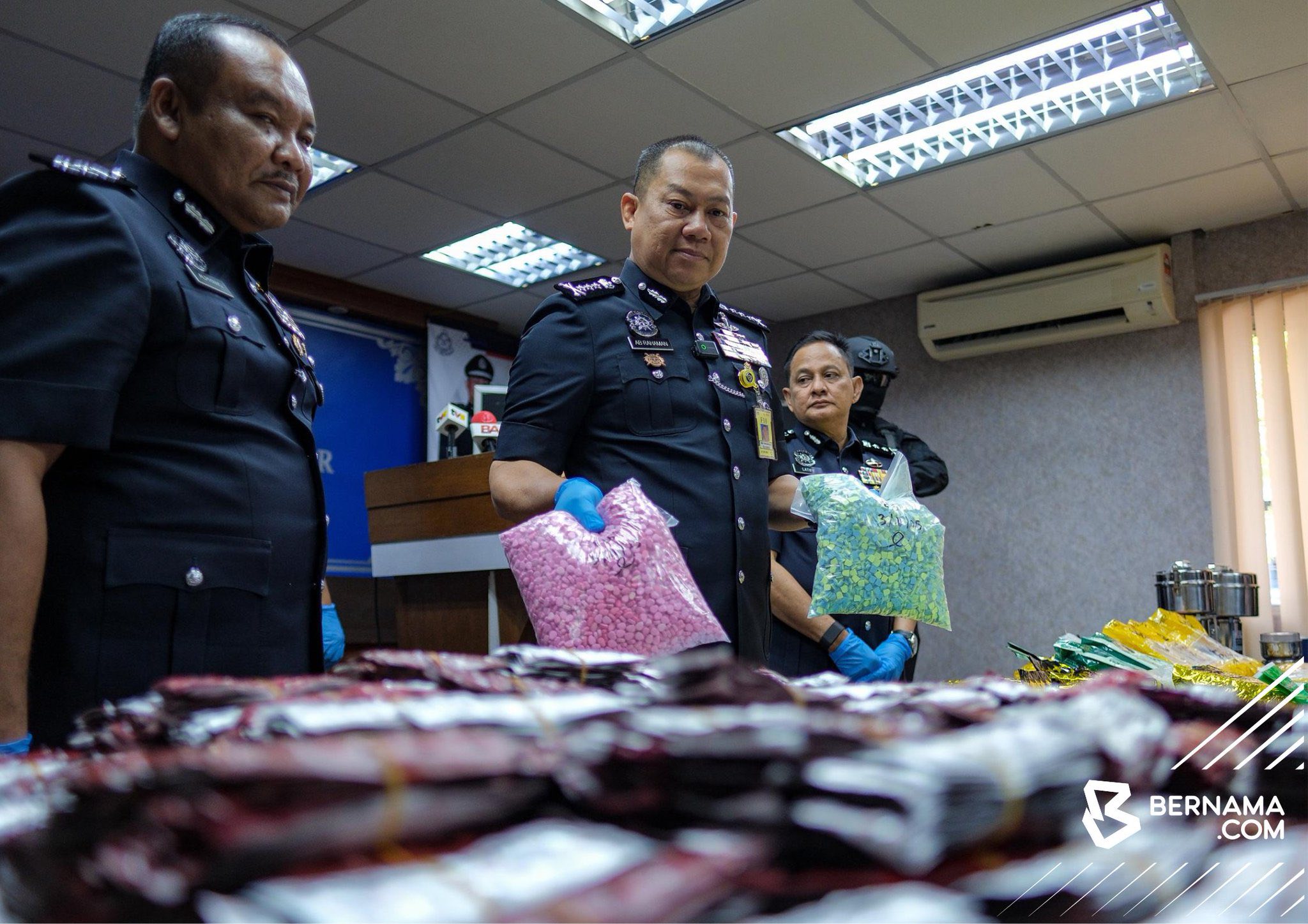 Rumah teres diserbu, dadah bernilai RM11.4 juta dirampas