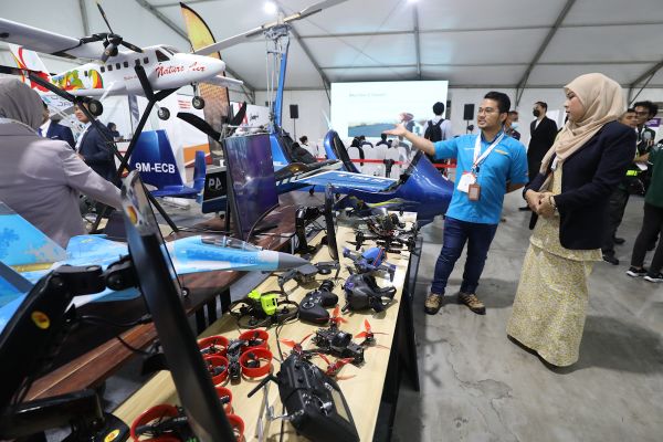 Sektor aeroangkasa pacu pelaburan Selangor tahun depan