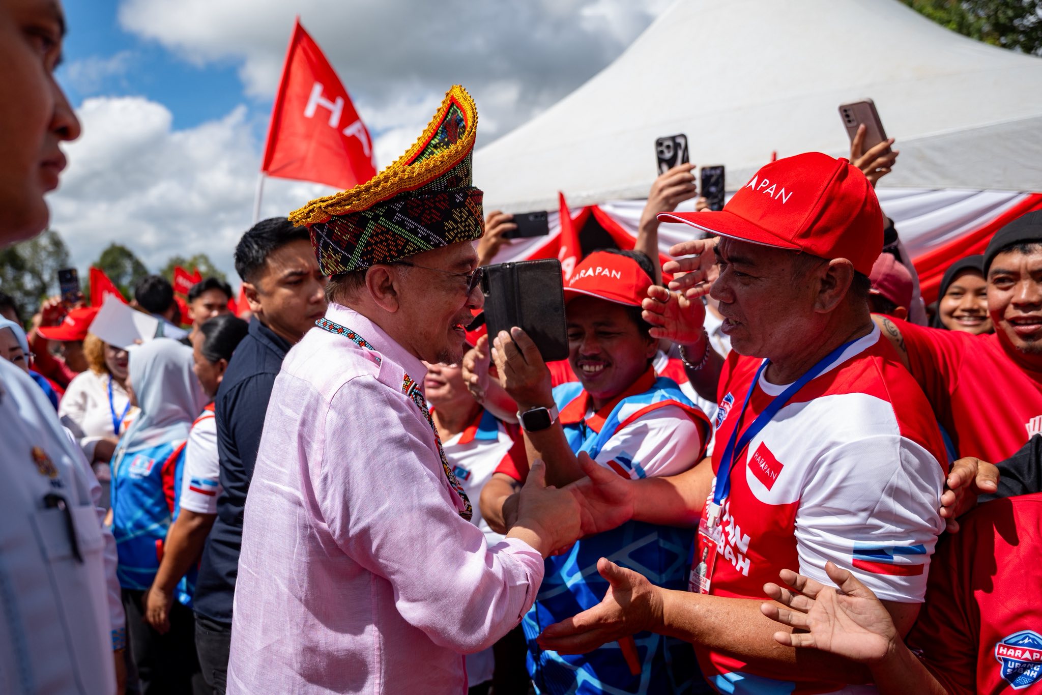 PRN Sabah: Kempen mula rancak, 596 calon santuni pengundi  