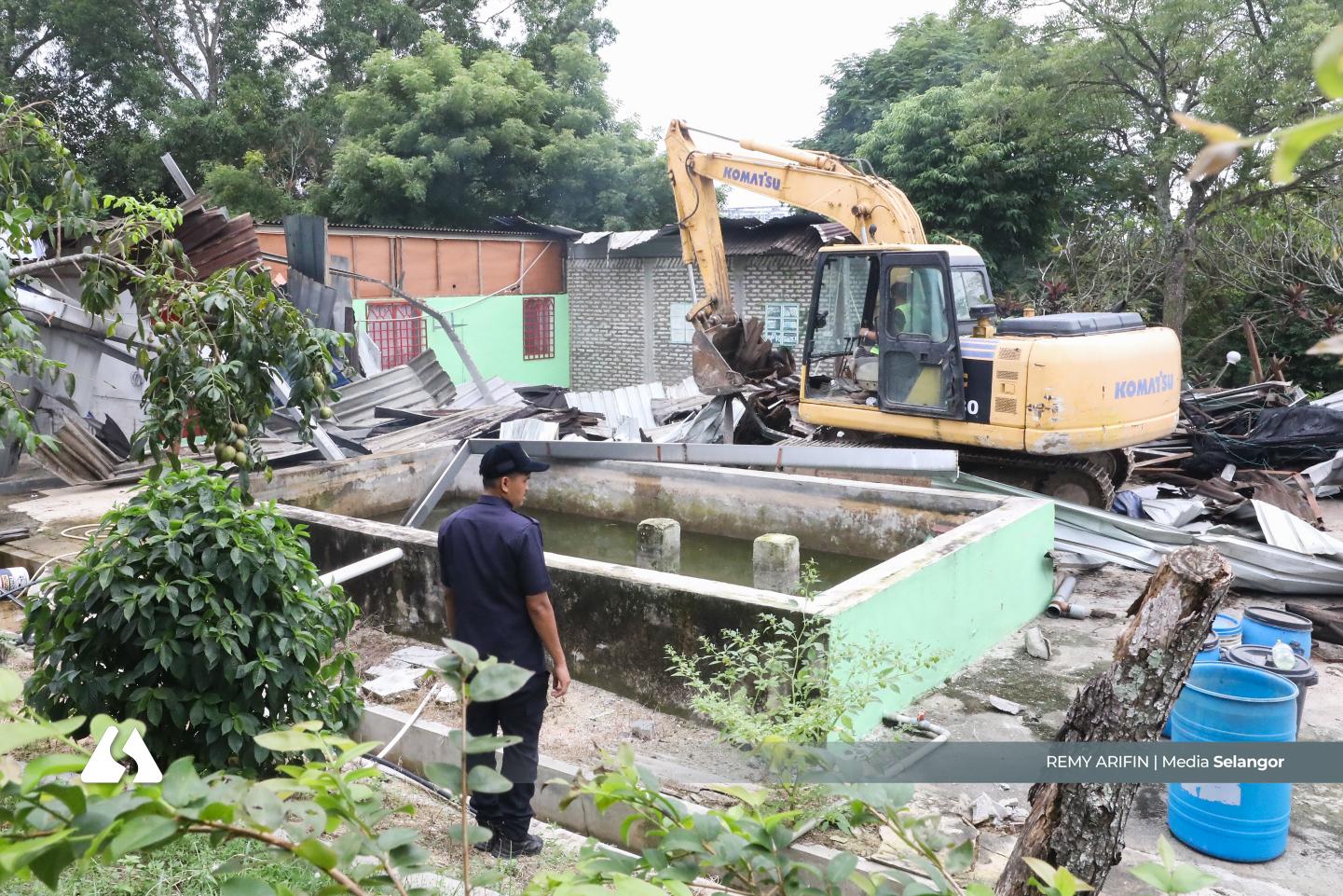 JPNS roboh infrastruktur haram di Hutan Simpan Sungai Buloh