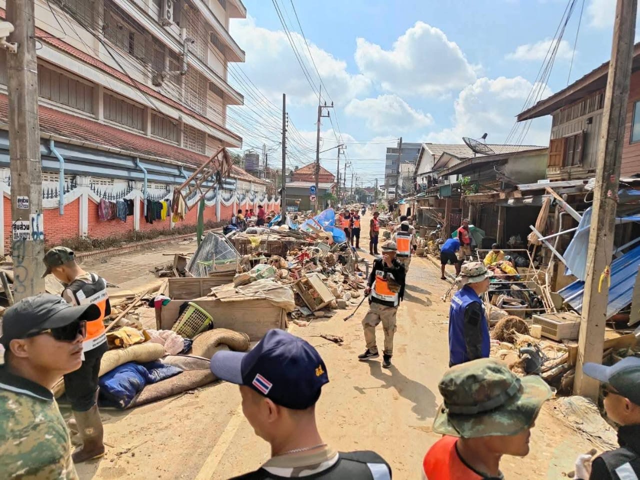 Lebih 1,000 kenderaan rakyat Malaysia terkandas akibat banjir di Hat Yai