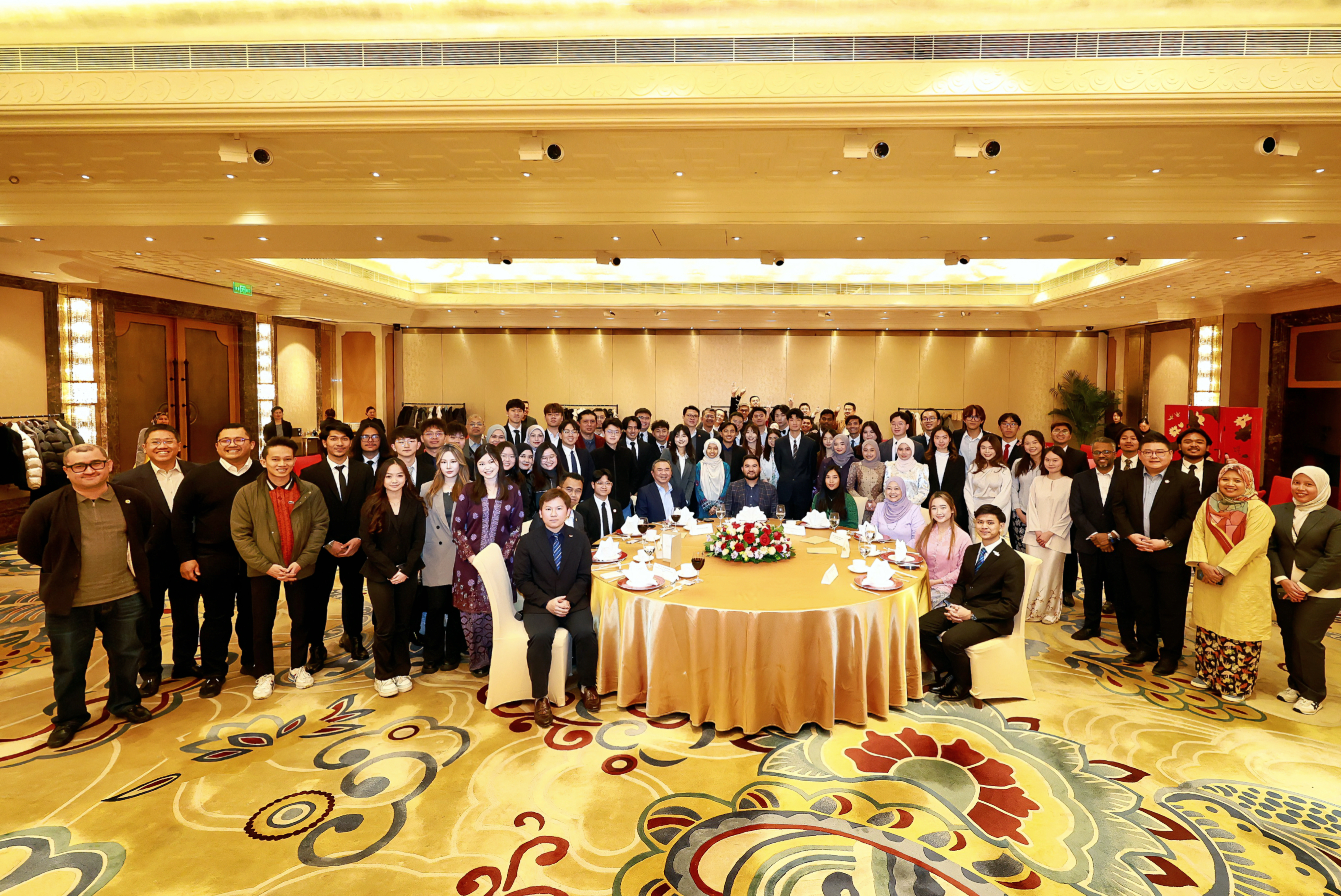 雪州王储历史性访问北京 黄思汉陪同聚焦青年与科技