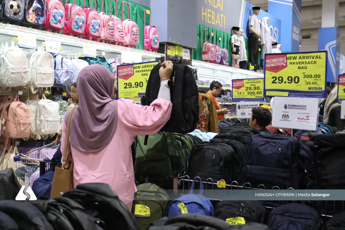 Ibu bapa manfaat cuti beli kelengkapan sekolah, harga semakin membebankan