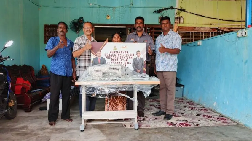 Lapan usahawan kecil Hulu Selangor terima bantuan  i-SEED