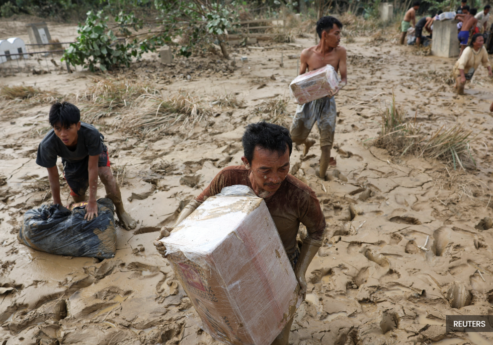 Banjir Sumatera: Hampir 1,000 terkorban, lebih 900,000 penduduk dipindahkan