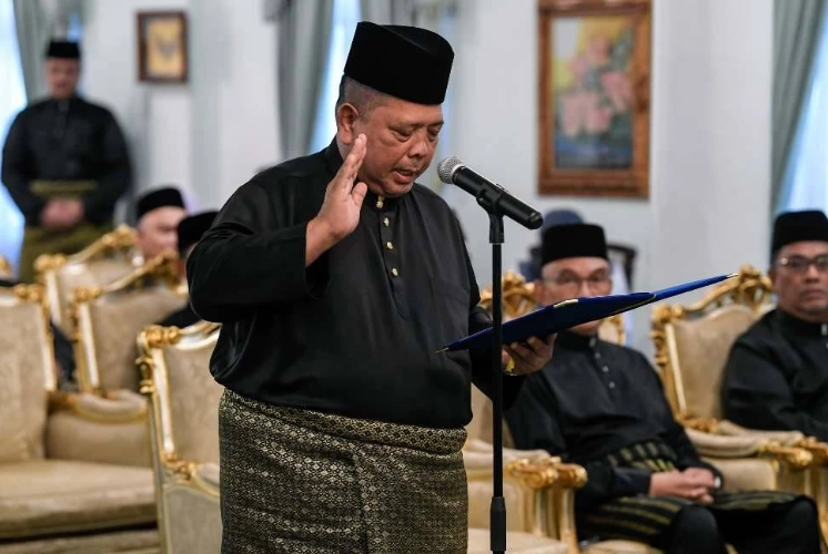 பெர்லிஸ் மாநிலத்தின் புதிய மந்திரி புசாராக அபு பக்கார் நியமிக்கப்பட்டுள்ளார்