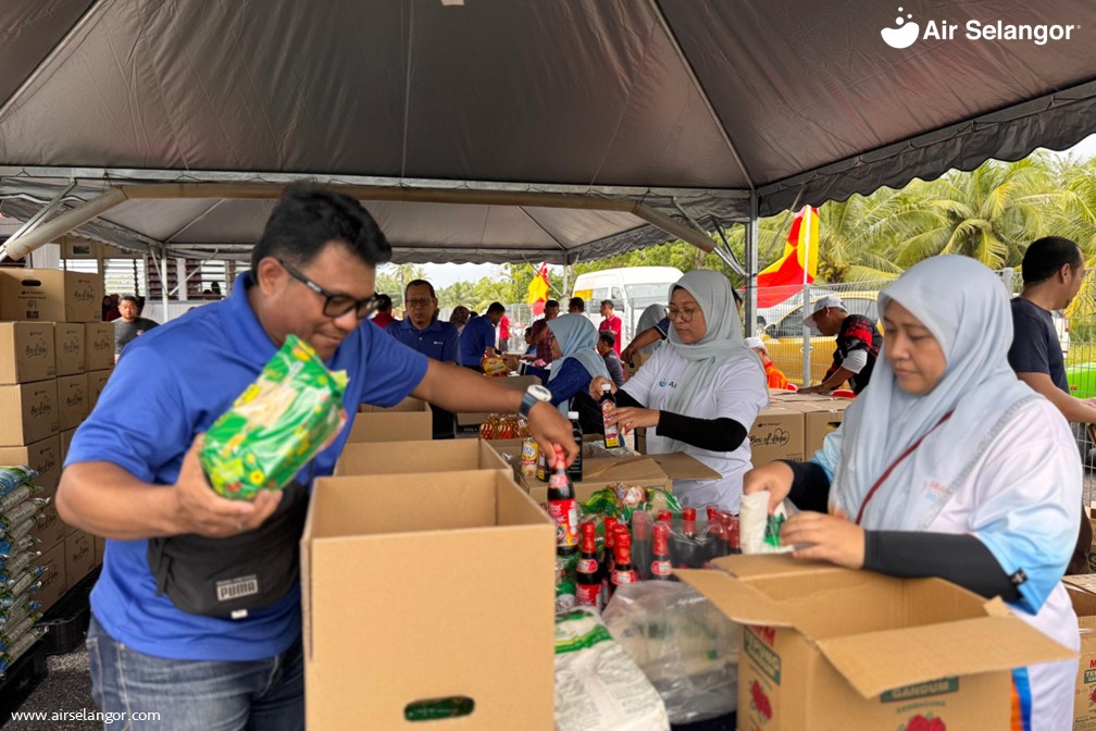 Air Selangor agih 150 kotak makanan bantu keluarga B40 di Sabak Bernam