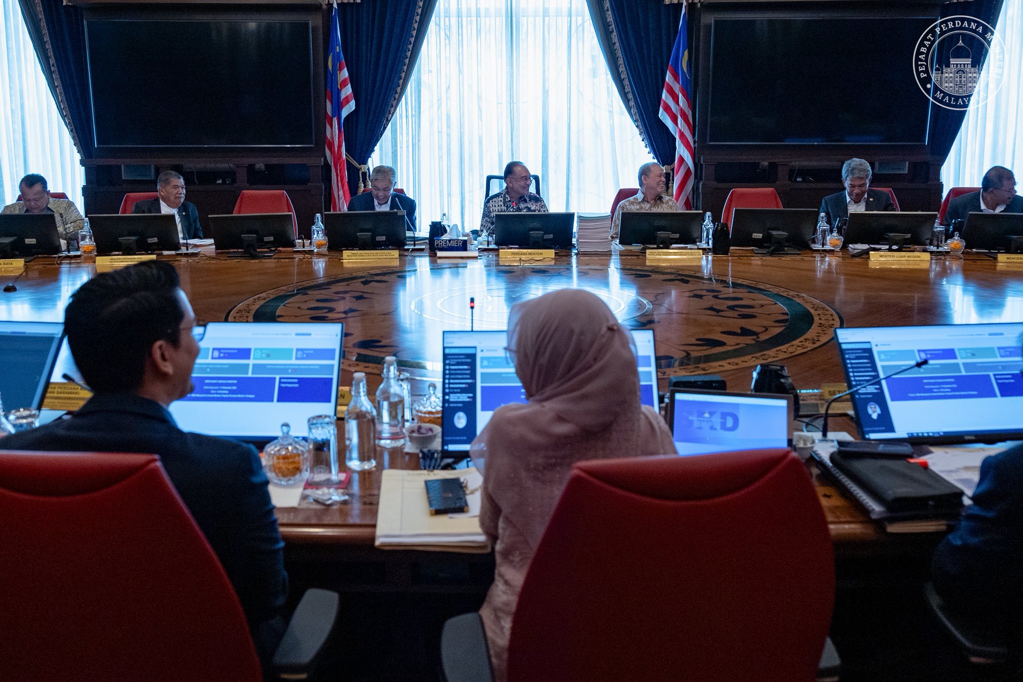 PM: Anwar mahu anggota kabinet khidmat dengan rendah hati, bergerak pantas