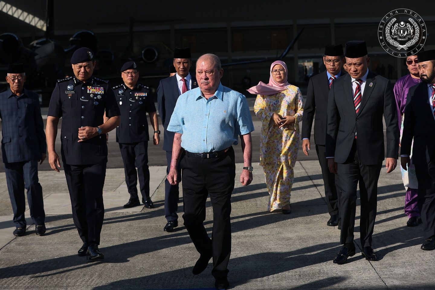 ஐக்கிய அரபு சிற்றரசுக்கு மாமன்னர் அதிகாரப்பூர்வ பயணம். 