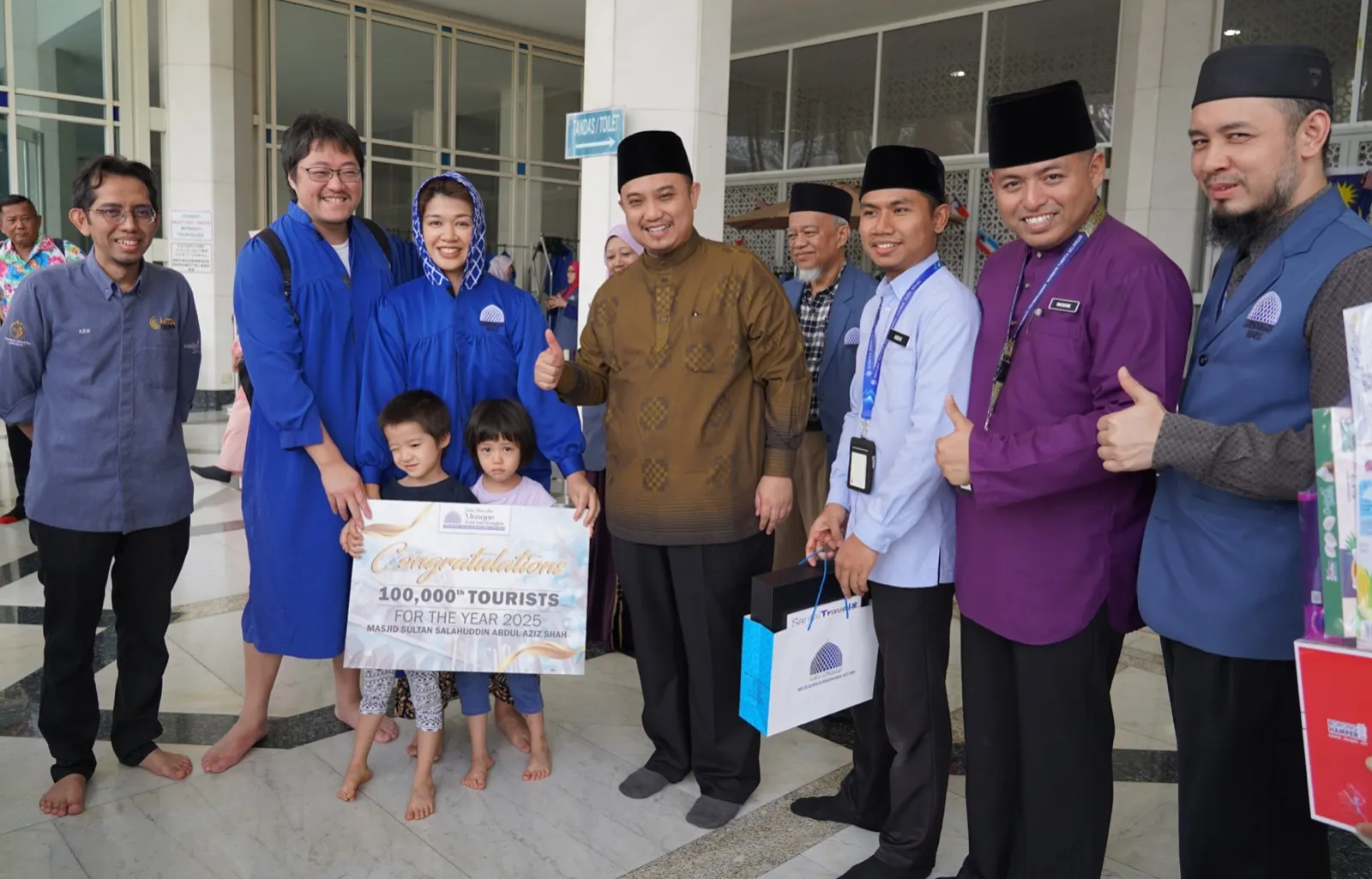 Lebih 100,000 pelancong kunjungi Masjid Negeri Selangor pada 2025