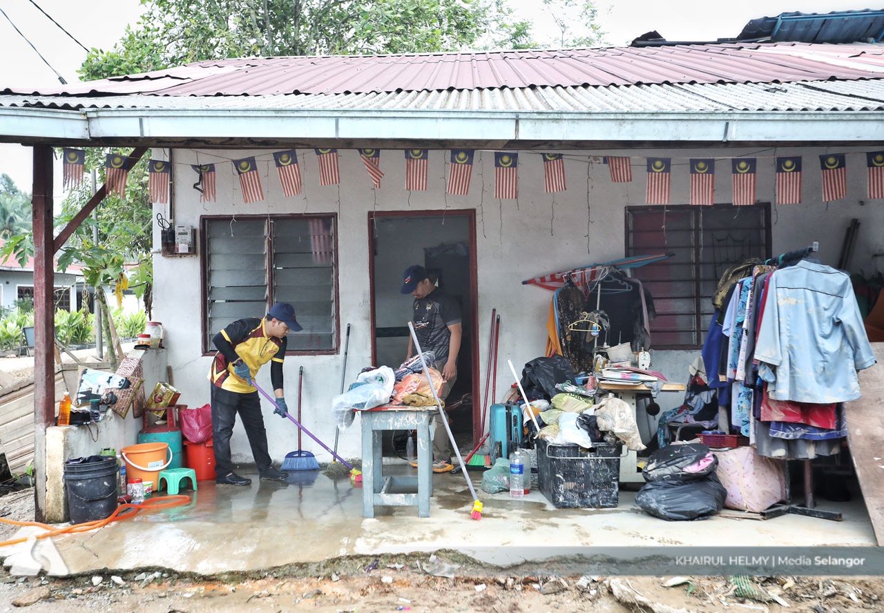 Team Selangor bantu ringankan beban penduduk Kampung Ginching
