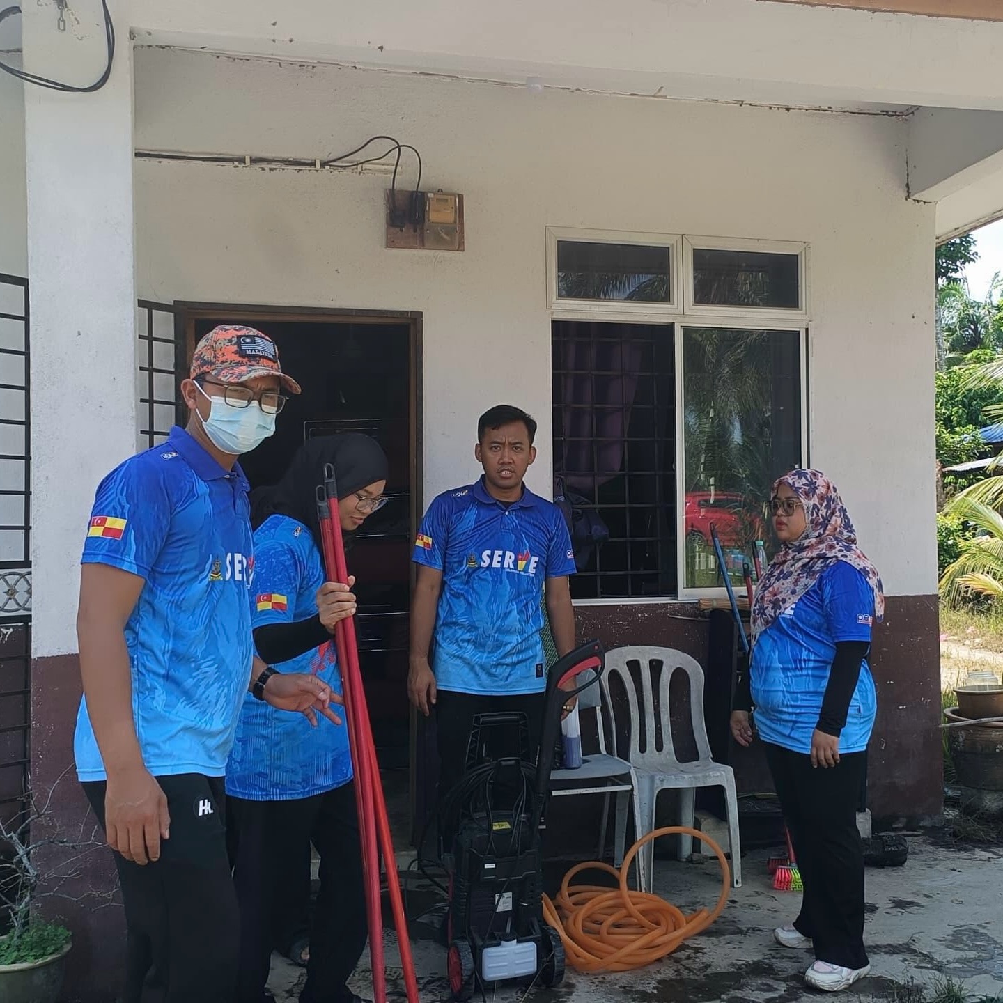 SERVE continues cleaning operations in Lubuk Jaya, easing flood victims' burdens