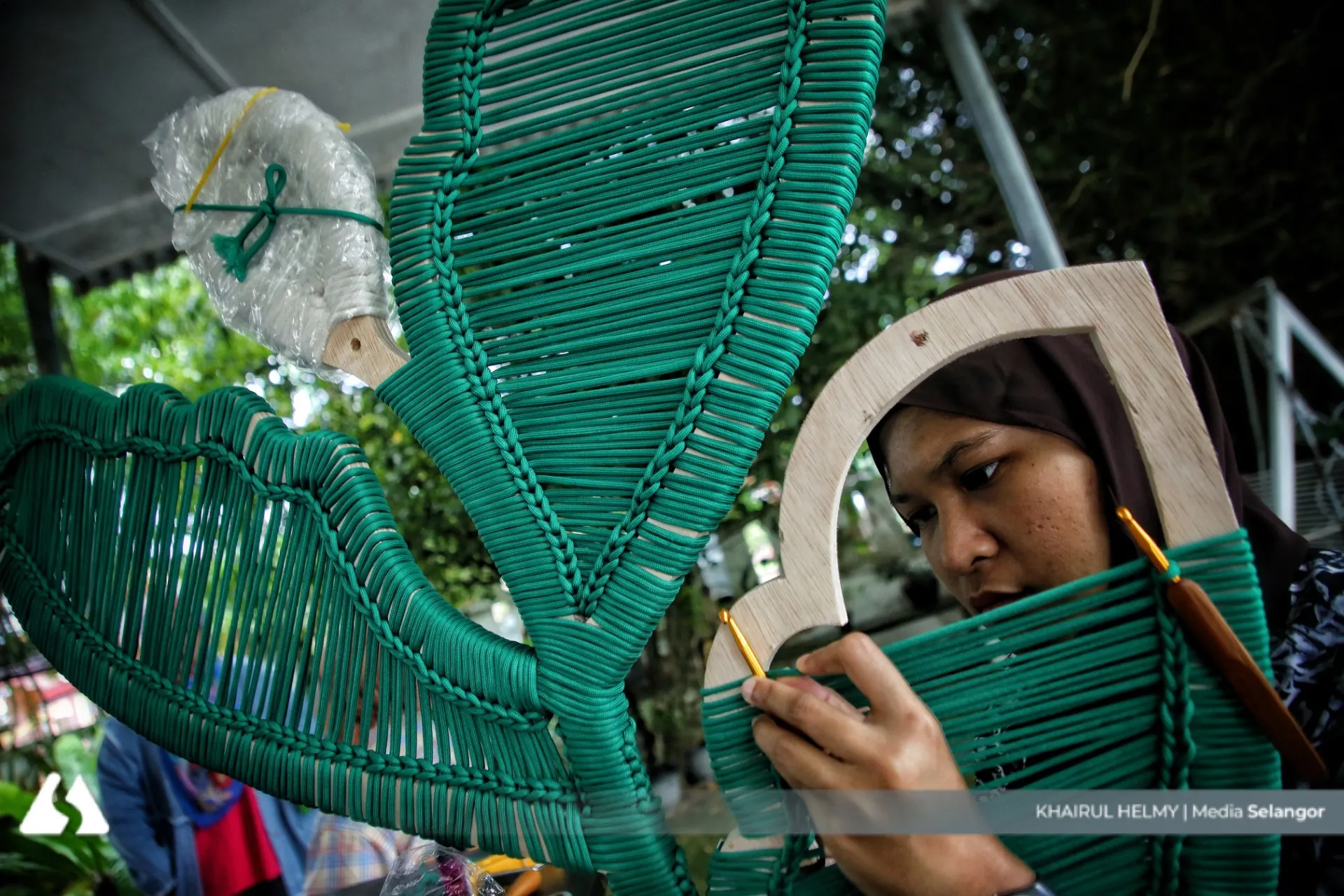 Rope, hands, stories