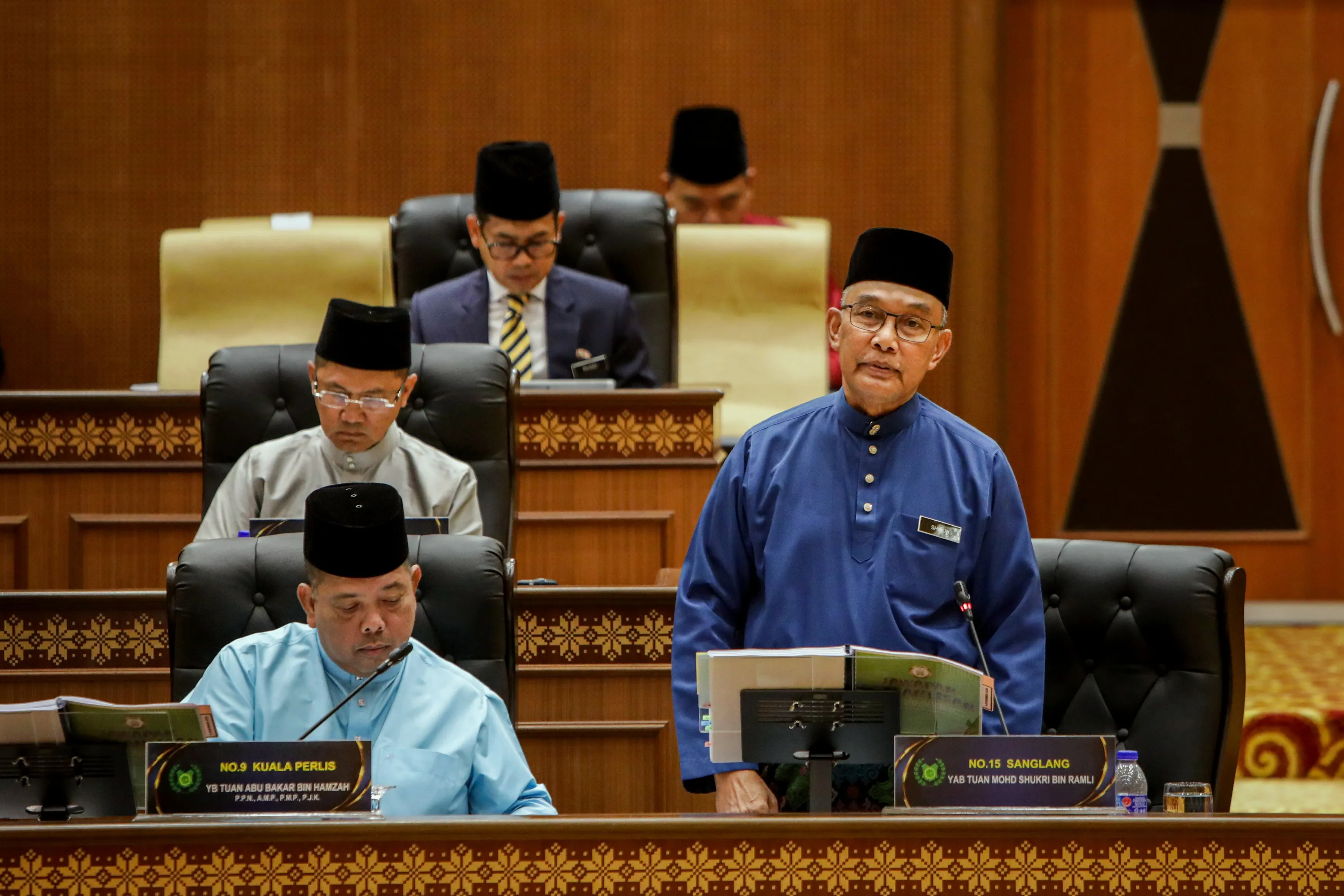 பெர்லிஸ் மாநில  மூன்று சட்டமன்ற தொகுதிகள் காலியானதாக  அறிவிப்பு