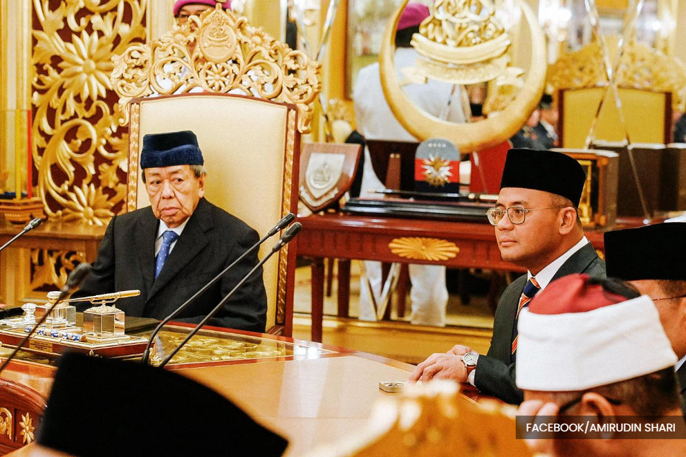 MB takes oath of reappointment to Selangor Royal Council 