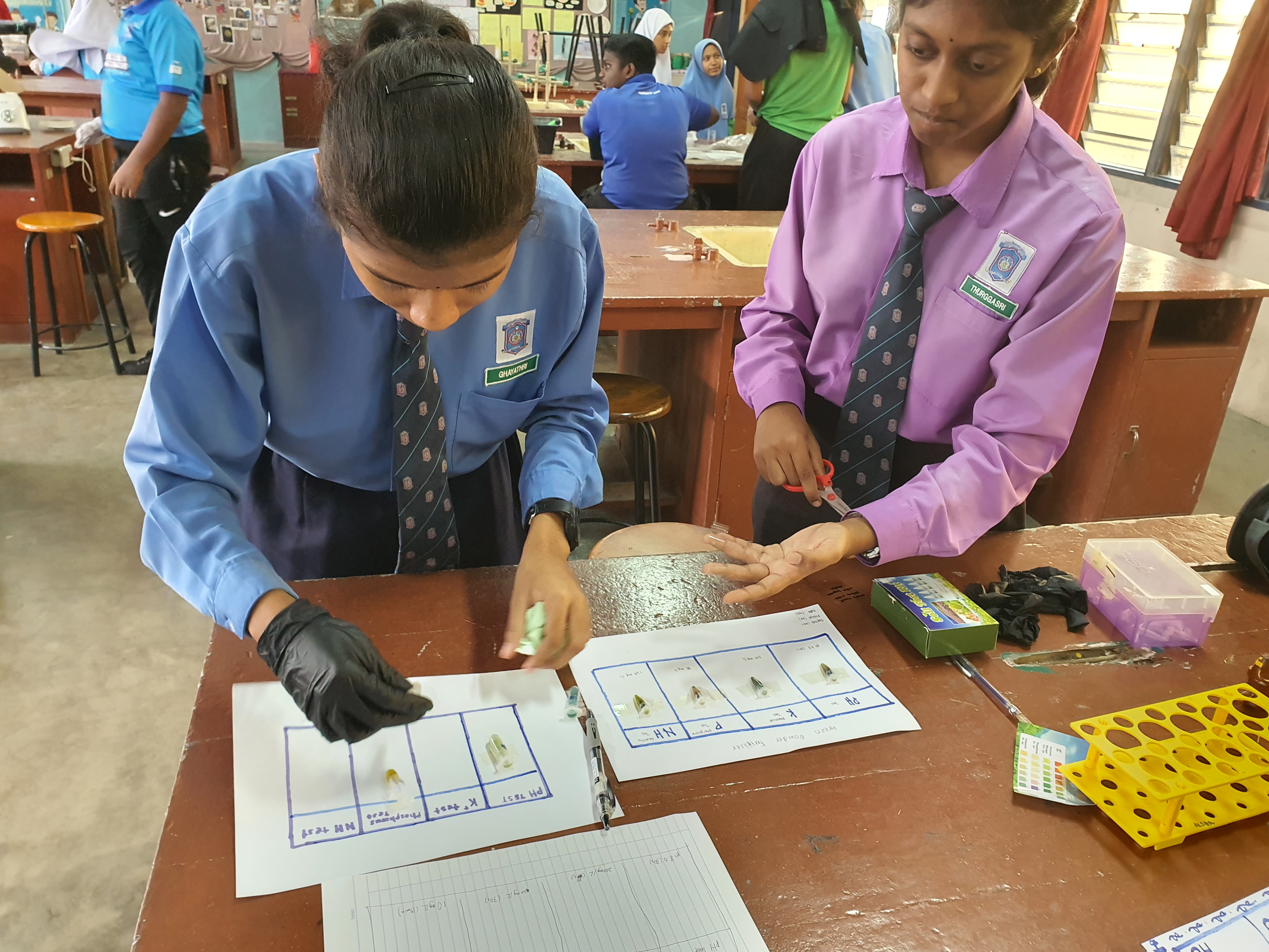200 pelajar SMK Banting hasilkan baja organik dari sisa makanan