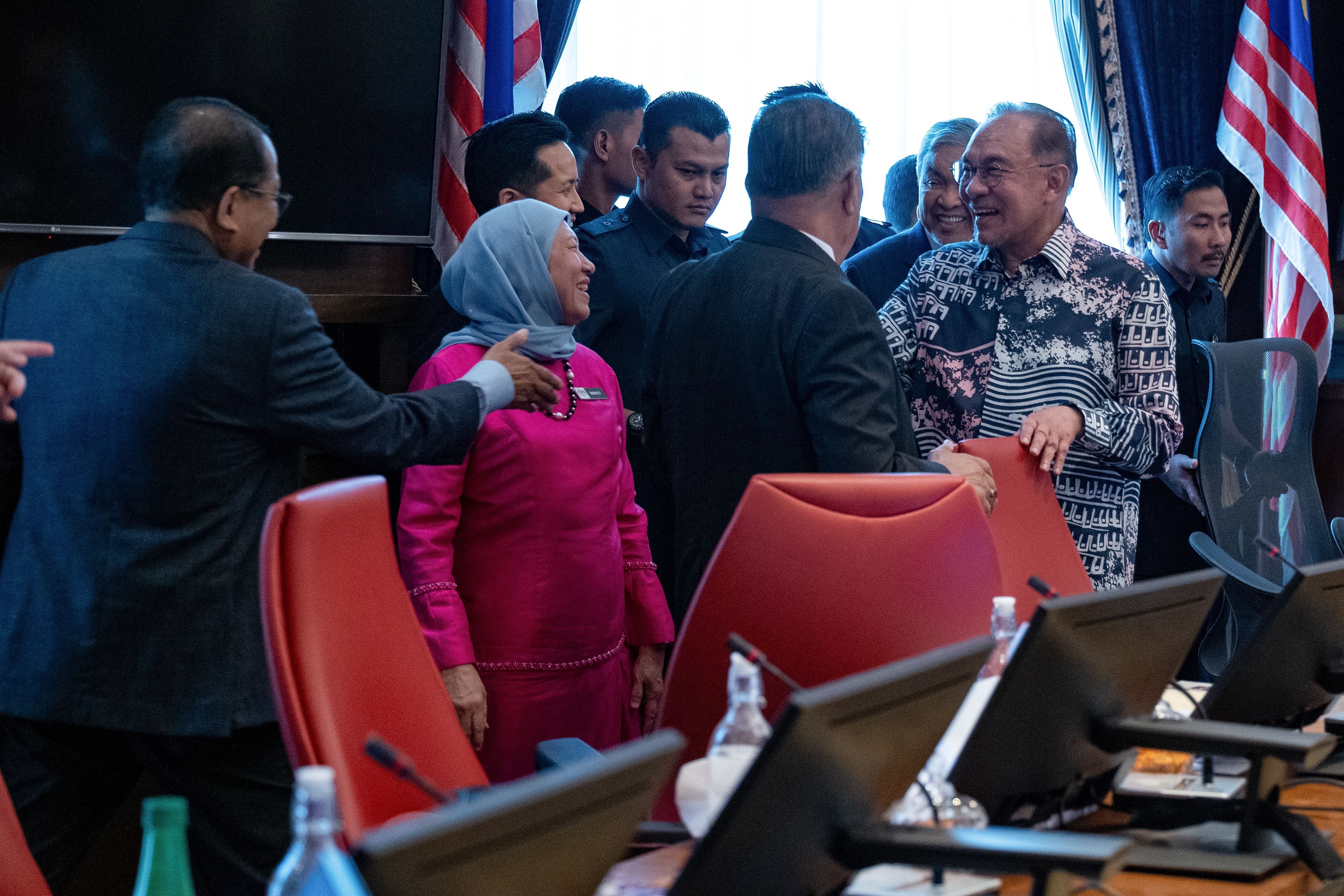 PM urges Cabinet for discipline, swift policy implementation