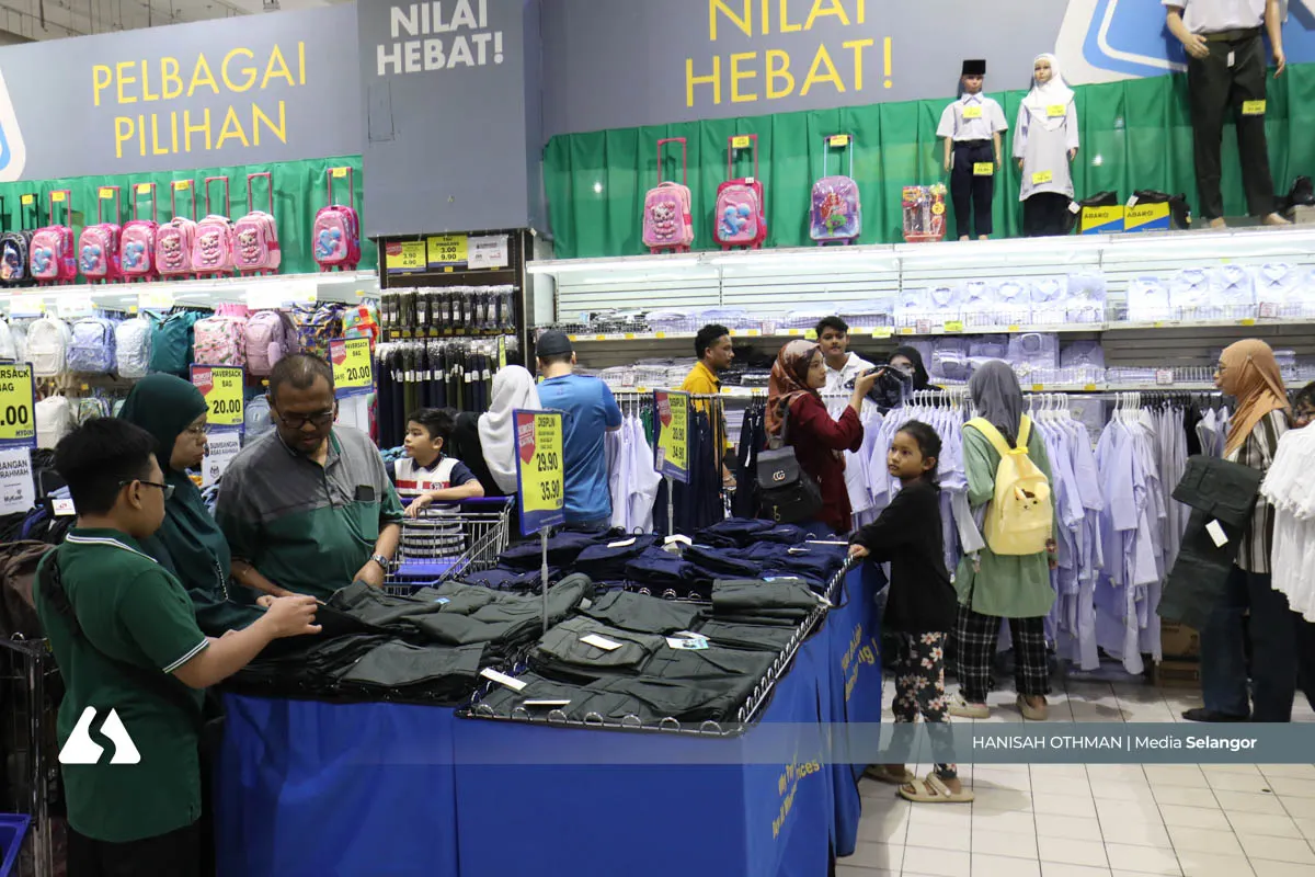 Ibu bapa belanja berhemah, manfaat SARA ringankan beban persiapan sekolah