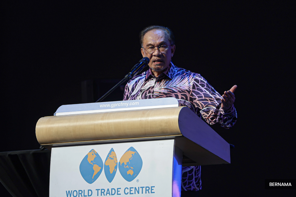 PM hails teamwork of civil servants in driving national, global achievements