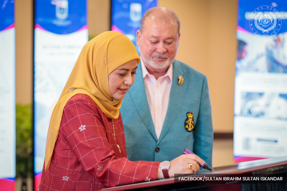 Poignant moment as King launches Tunku Laksamana Johor Cancer Centre