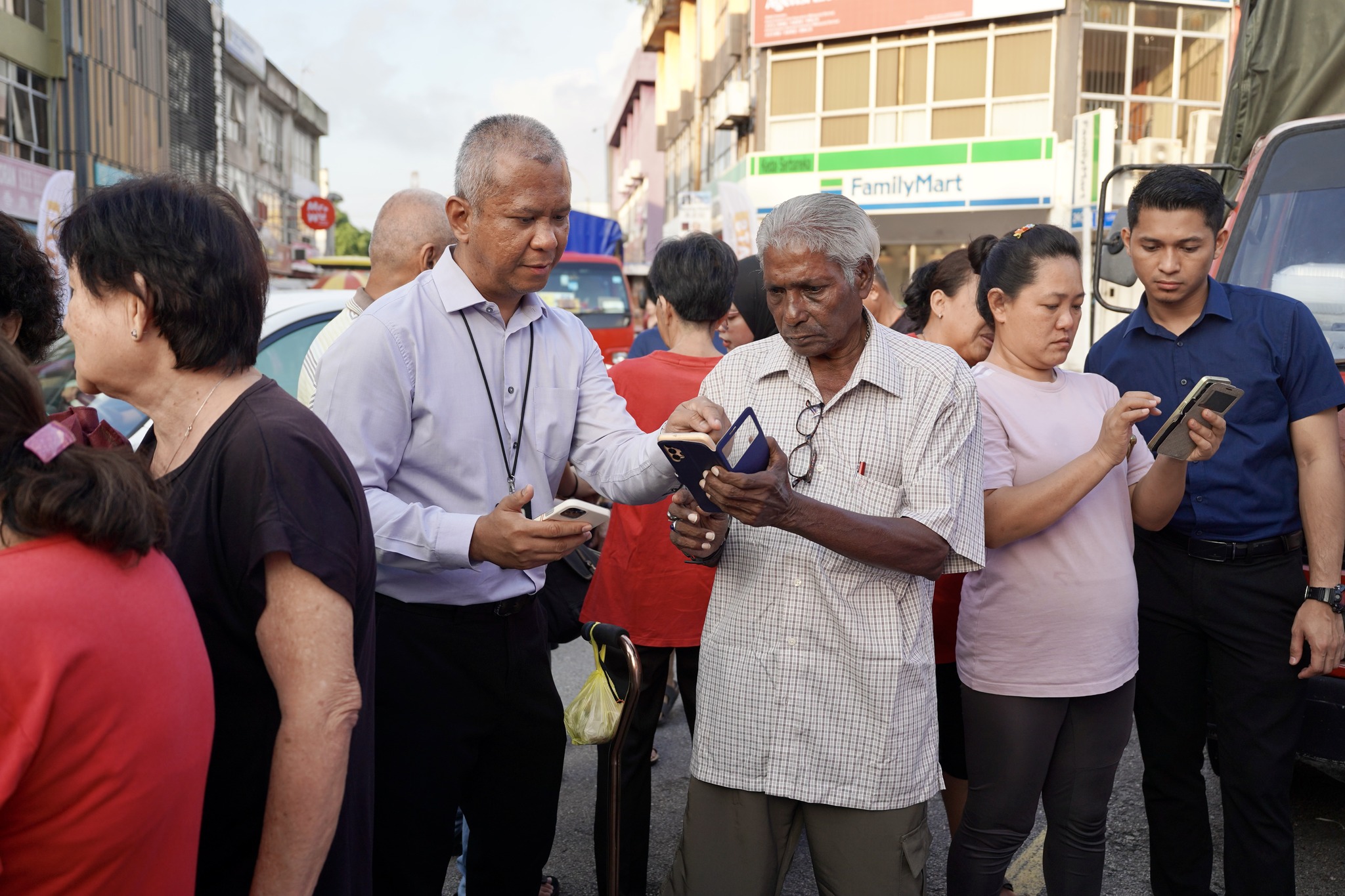 200 pengunjung pasar pagi Klang terima kupon digital PLATS RM15