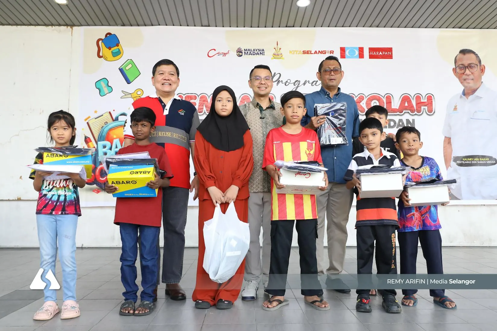 200 pelajar Taman Medan terima baucar RM100, kelengkapan sekolah