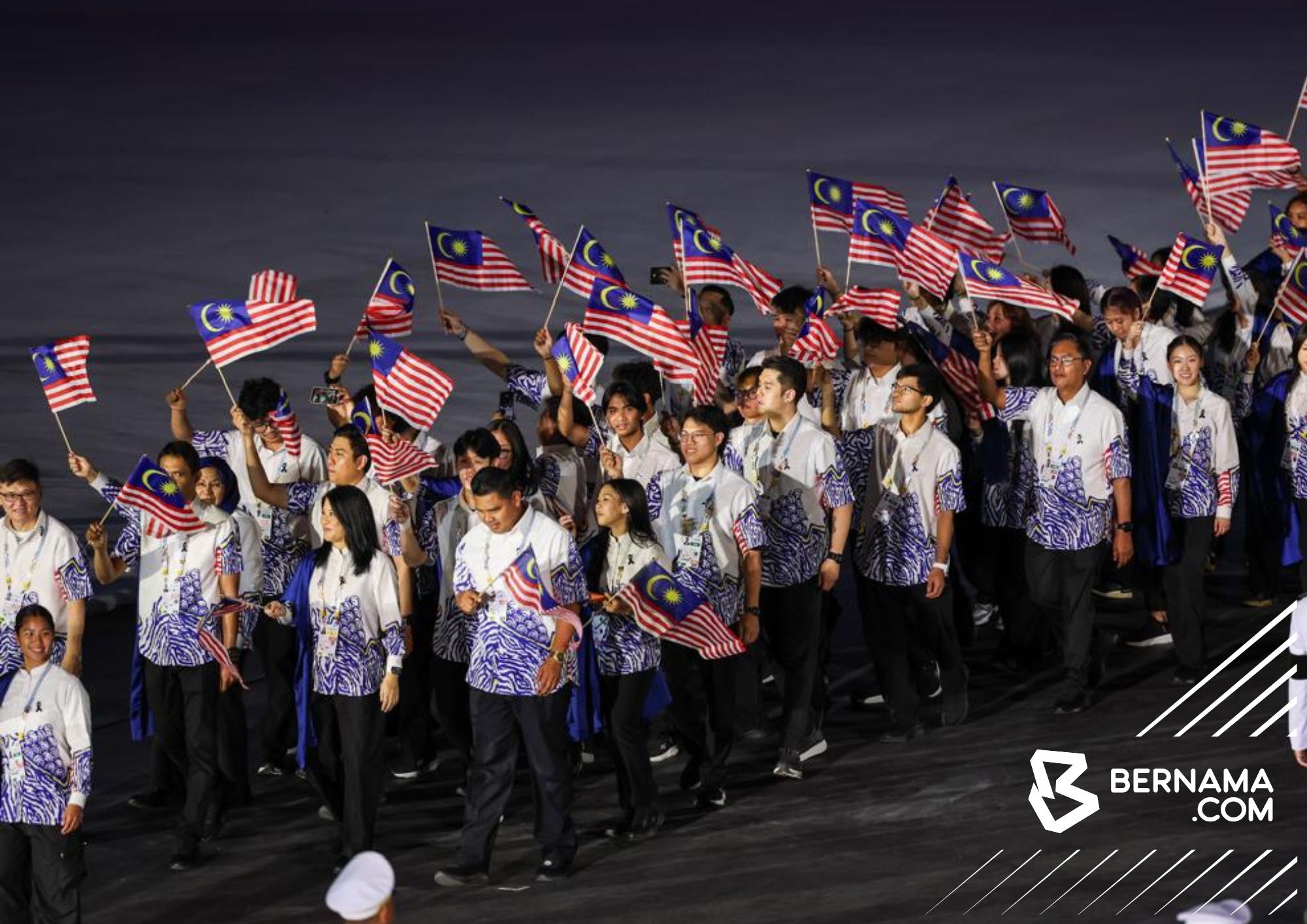Upacara pembukaan Sukan SEA Thailand meriah, penuh warna-warni