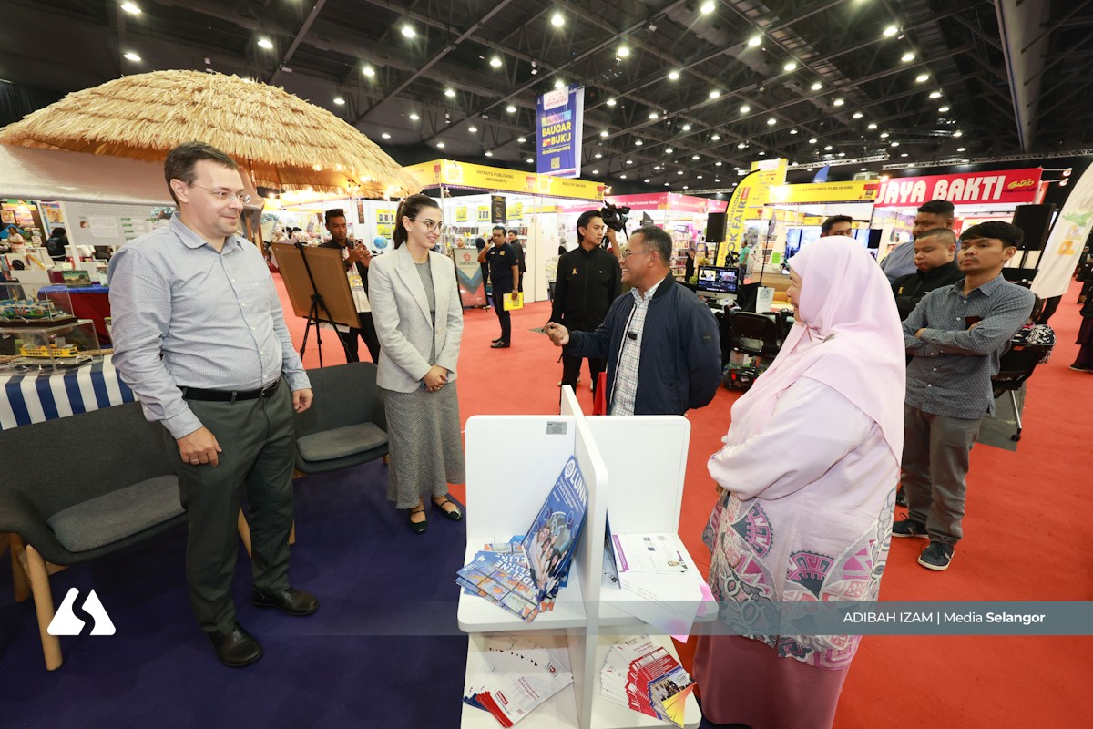 Tarik penerbit luar negara, SIBF antara pesta buku besar, berpengaruh