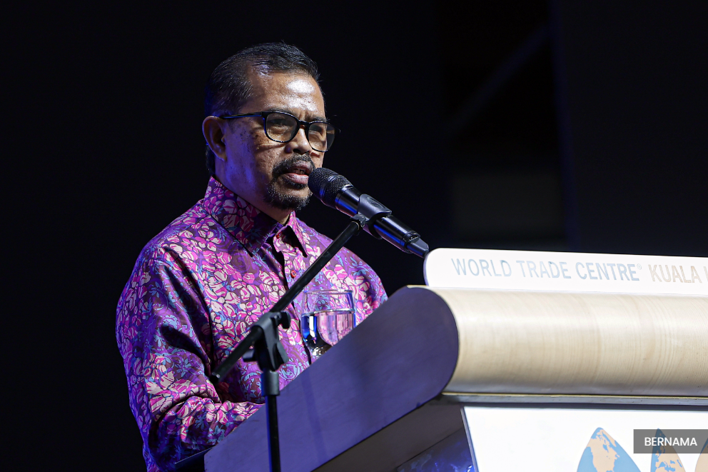 PM hails teamwork of civil servants in driving national, global achievements