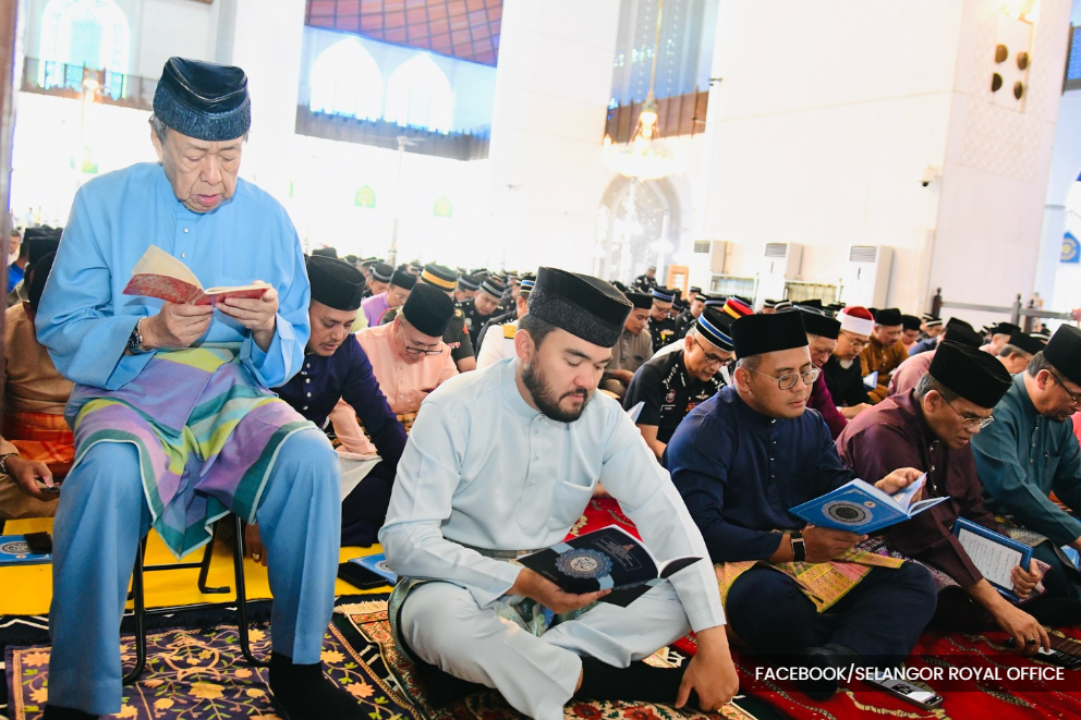 Selangor Sultan attends Yasin recital, tahlil ceremony for 80th birthday