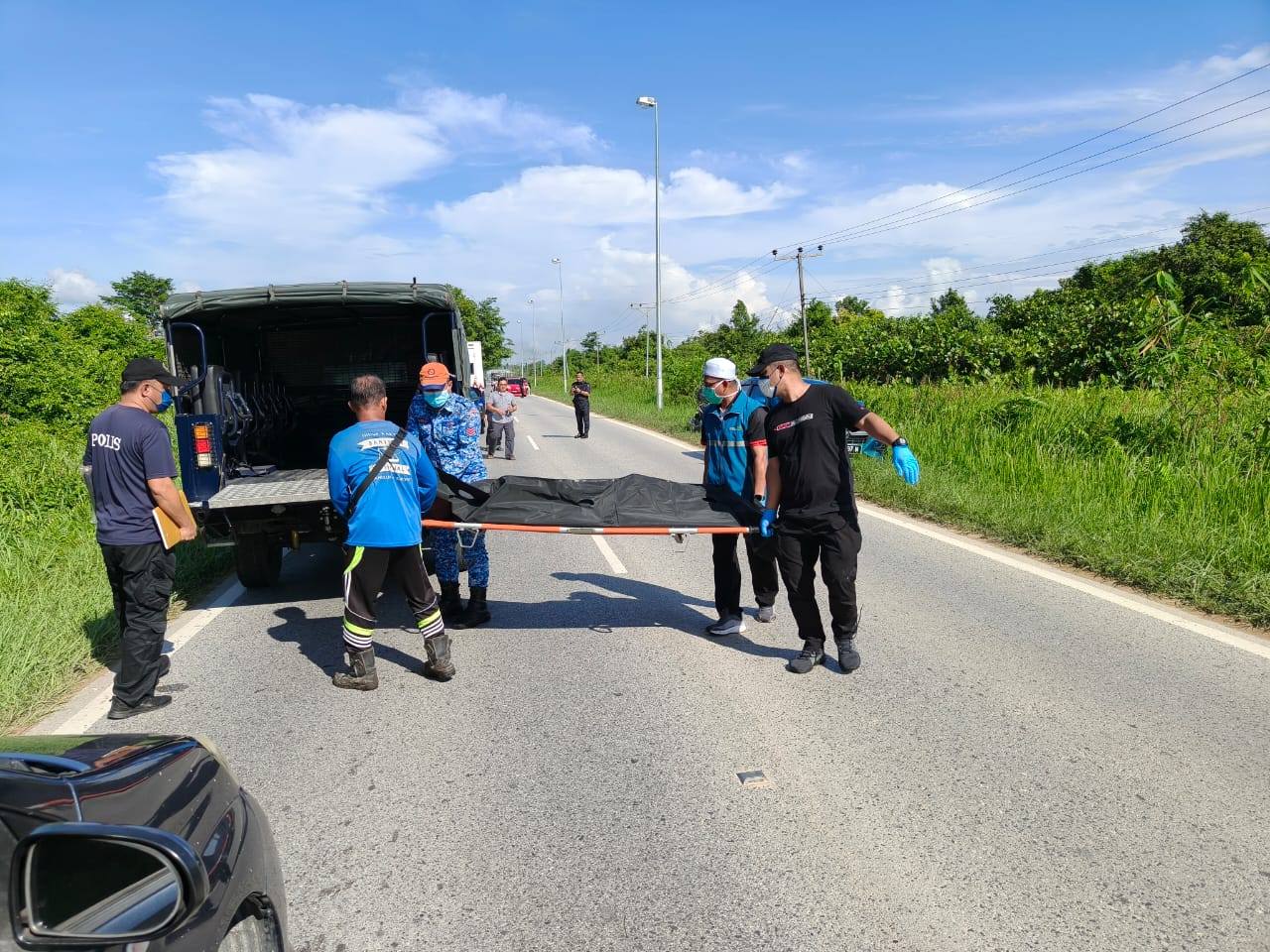 住林中女儿死亡多日发臭 盲母摸索近两天到大路求助