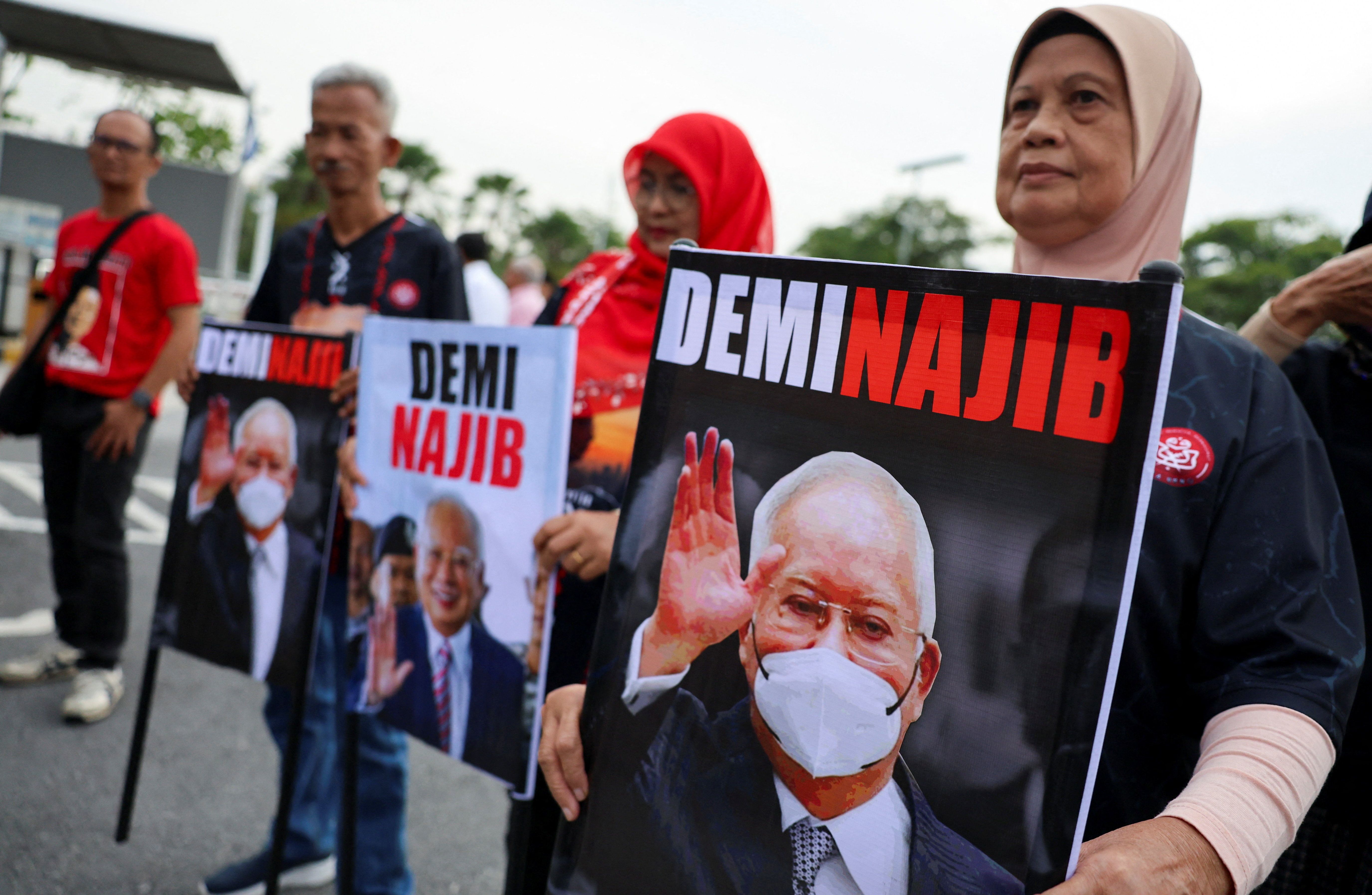 Najib get 15 years’ jail, RM11.4b fine over 1MDB offences