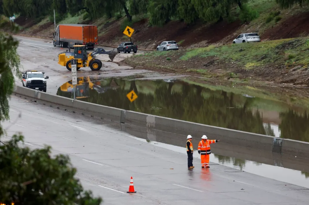 கலிபோர்னியாவில் தொடர் கனமழை, திடீர் வெள்ளப்பெருக்கு எச்சரிக்கை