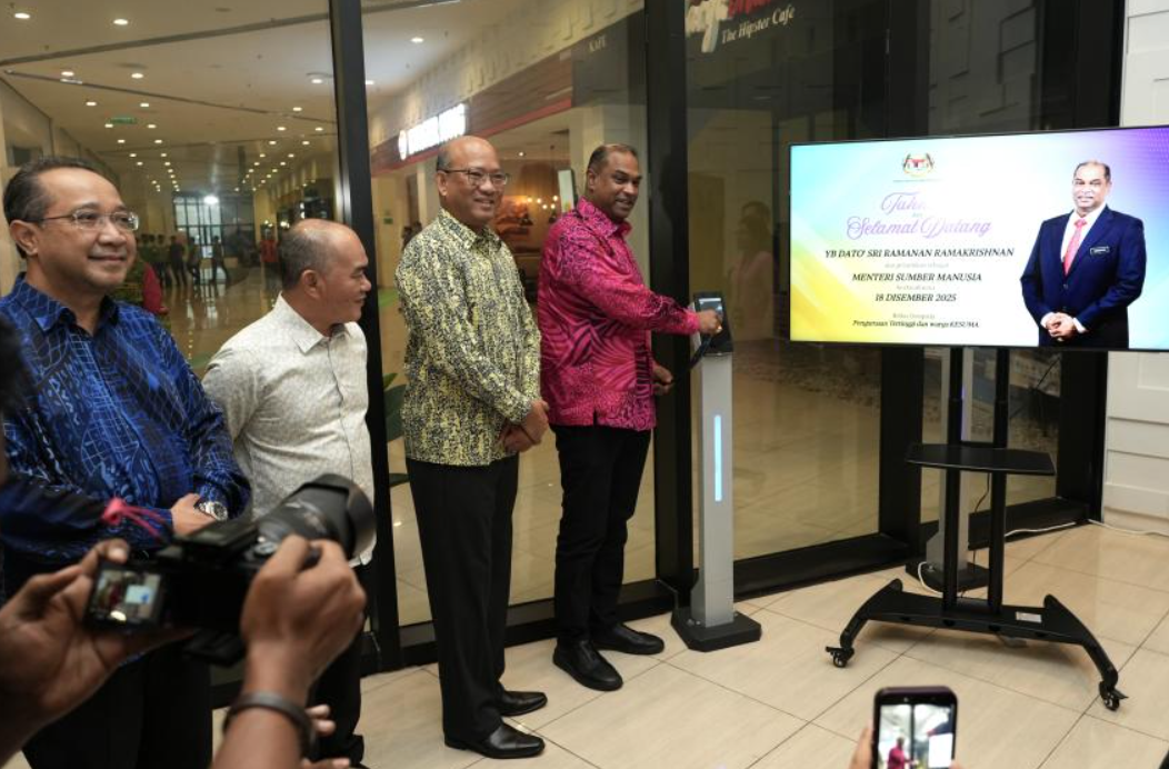 மனிதவள அமைச்சராக டத்தோஸ்ரீ ரமணன் அதிகாரப்பூர்வமாகப் பொறுப்பேற்றார்