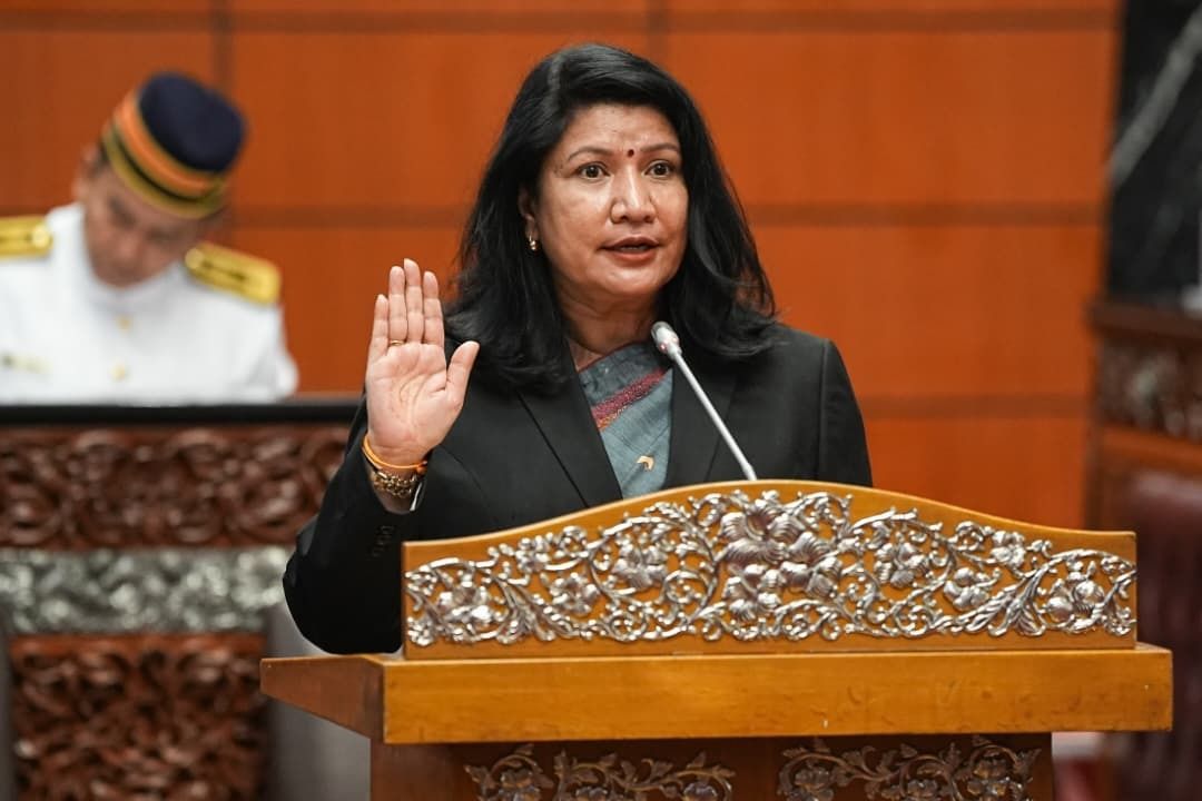 தேசிய ஒருமைப்பாடு துறையின் துணையமைச்சர் செனட்டர் சரஸ்வதி கந்தசாமி இரண்டாம் தவணைக்கான செனட்டராக பதவியேற்றுக்கொண்டார் 