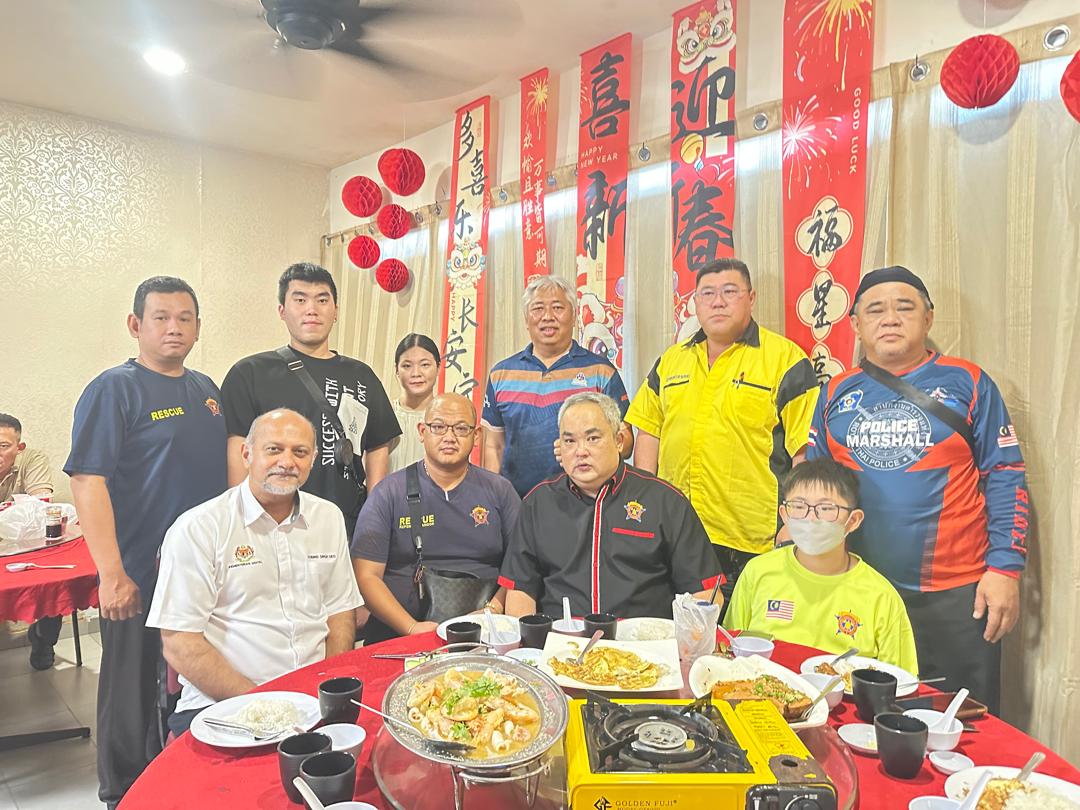 哥宾星赞雪州甲洞自愿消拯队赴泰救灾 13岁小队员获特别表扬