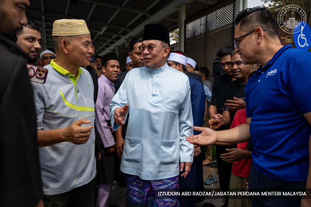PM tells police not to act against his critics