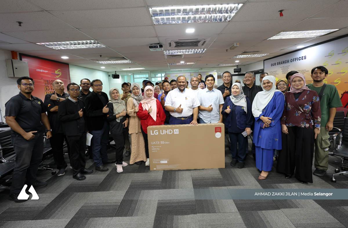 Mesra Rewards: 40 subkontraktor KDEBWM bawa pulang televisyen 55 inci