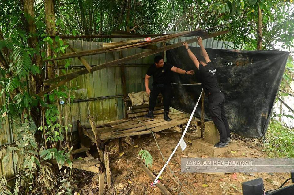 Empat lagi pangkalan haram sepanjang Sungai Golok diroboh