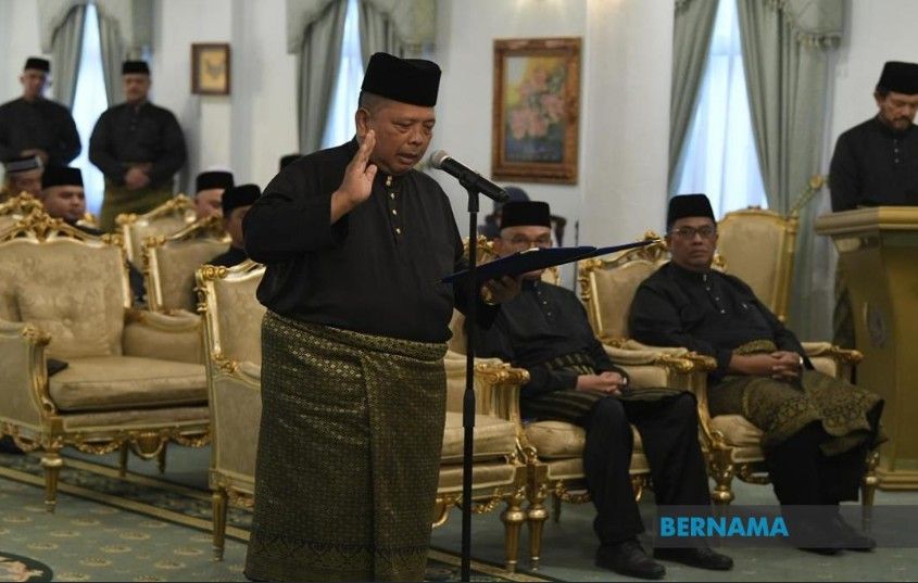 Abu Bakar Hamzah dilantik menteri besar Perlis baharu