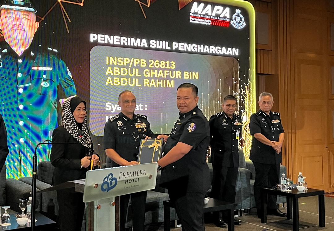 勿将辅警服务用于商业目的 警方：半数辅警职位待填补