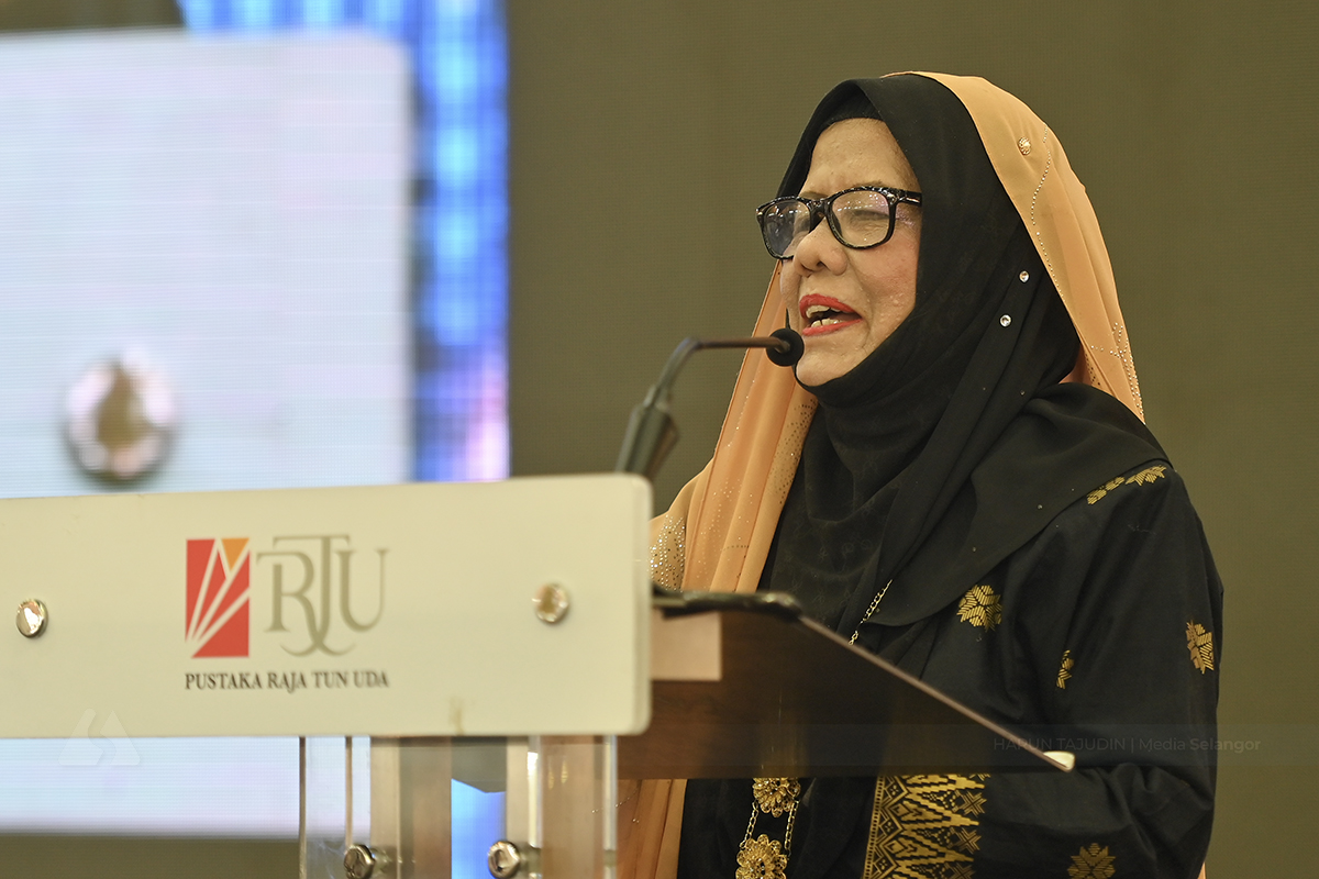 SIBF: Malam baca puisi hidupkan budaya sastera, rai karya penulis tempatan