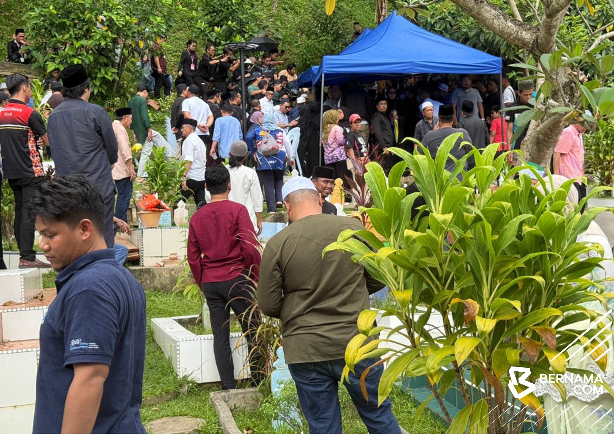 Jenazah Bung Moktar selamat dikebumikan di Tanah Perkuburan Islam Kampung Likas