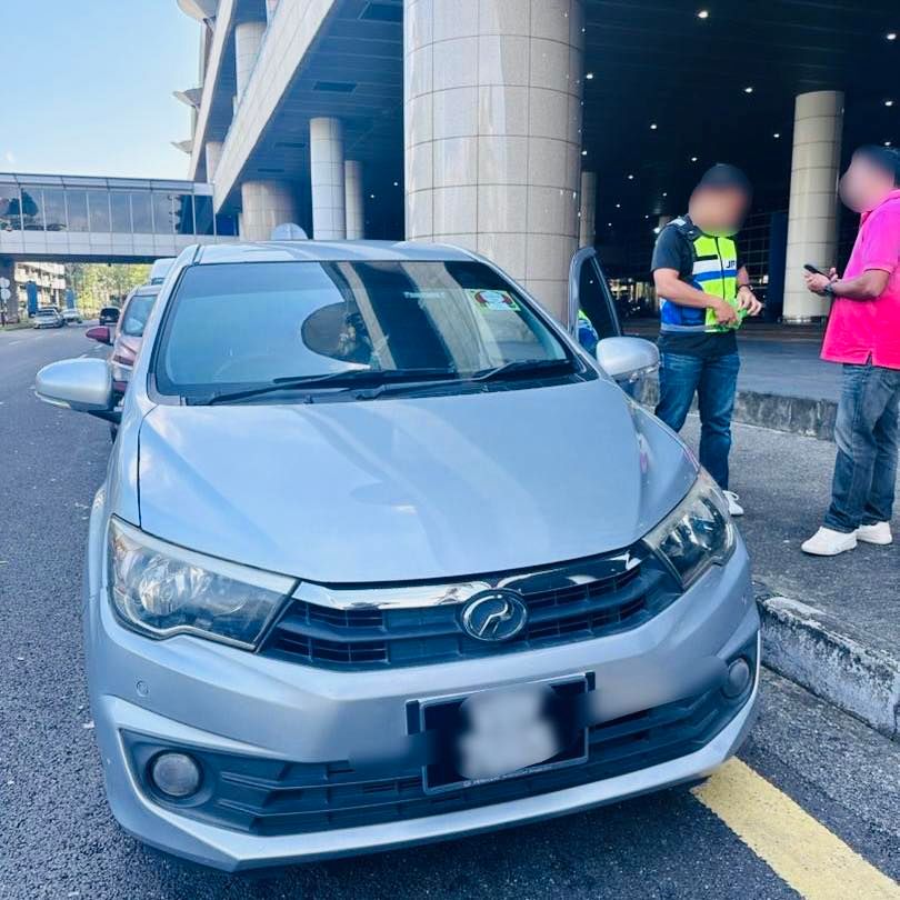 私家车机场拉客 当场被JPJ扣查