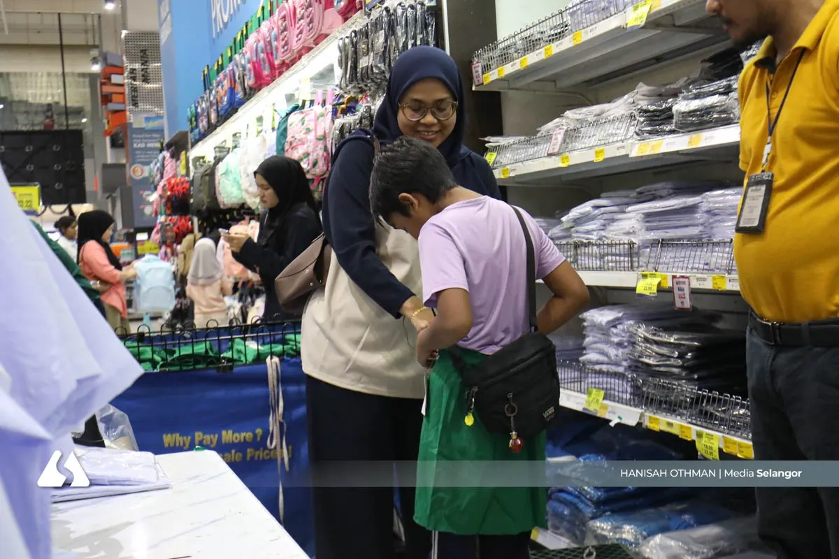 Ibu bapa belanja berhemah, manfaat SARA ringankan beban persiapan sekolah