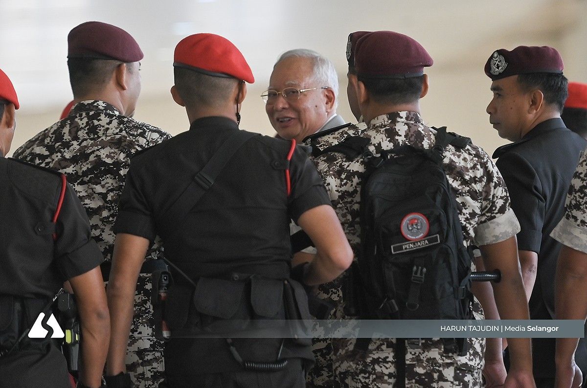 டத்தோஸ்ரீ  நஜிப்பின்  வீட்டுக் காவல் மனுவை நீதிமன்றம் தள்ளுபடி செய்தது