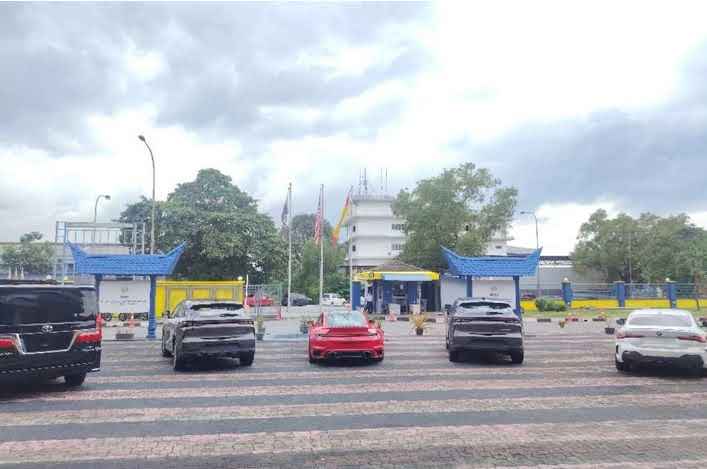 Porsche, BMW antara lima kenderaan mewah disorok dalam gudang