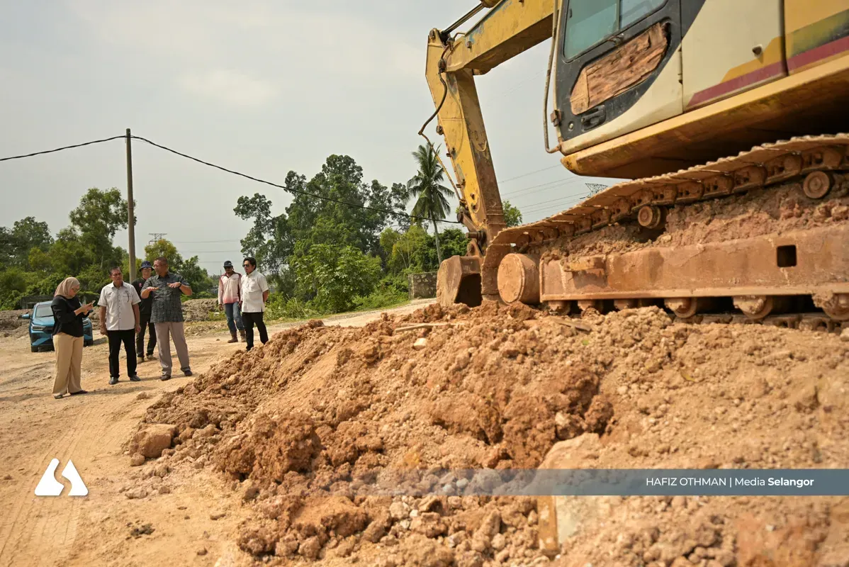 采用优质泥土加固堤坝  士文达水灾终获舒缓  